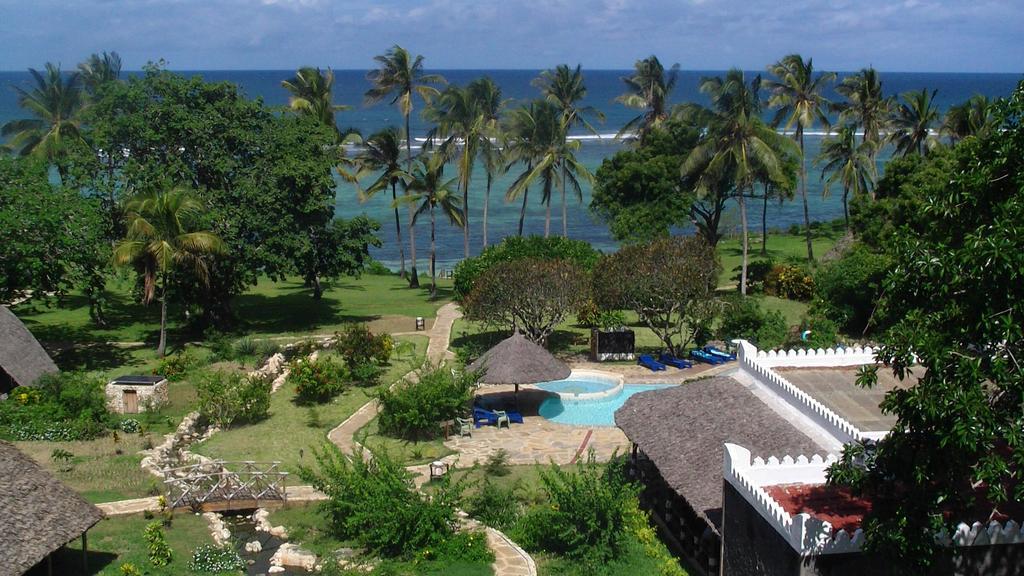 Hill Park Hotel - Tiwi Beach ภายนอก รูปภาพ