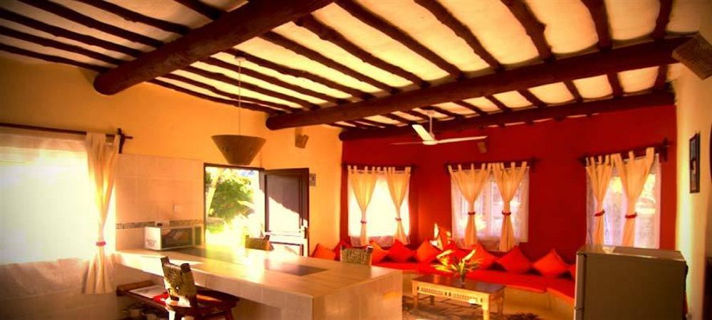 Hill Park Hotel - Tiwi Beach ภายนอก รูปภาพ