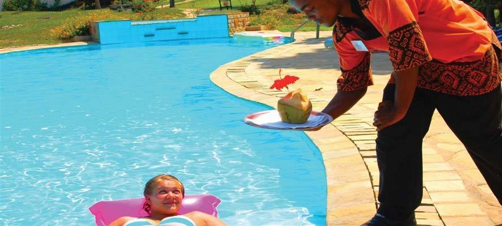 Hill Park Hotel - Tiwi Beach ภายนอก รูปภาพ