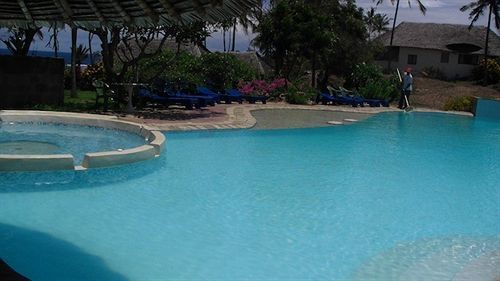 Hill Park Hotel - Tiwi Beach ภายนอก รูปภาพ